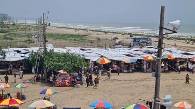 সৈকতের ঝুঁপড়ি দোকান সরিয়ে নিতে চূড়ান্ত নিদের্শনা