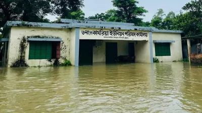 বন্যায় ক্ষতিগ্রস্ত ১০ লক্ষাধিক মানুষ, প্রাণহানি বেড়ে ৫১ 