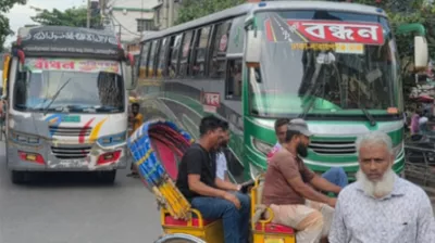 আড়াই ঘণ্টা পর স্বাভাবিক ঢাকা-নারায়ণগঞ্জ রুটের বাস চলাচল