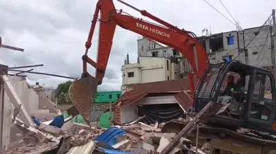 কালিয়াকৈর-ধামরাই সড়কে সওজের উচ্ছেদ 