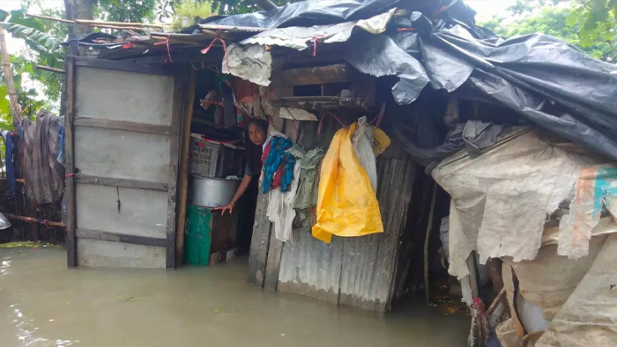 পানিবন্দি ৭ লক্ষাধিক মানুষ মহাদুর্ভোগে, আরও ১১ জনের মৃত্যু