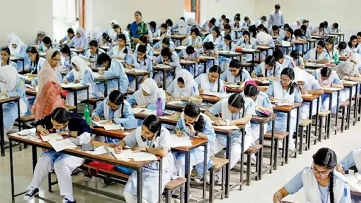 শিক্ষামন্ত্রীর হস্তক্ষেপে এইচএসসি পরীক্ষায় অংশ নিচ্ছেন নাটোরের ৮ শিক্ষার্থী 