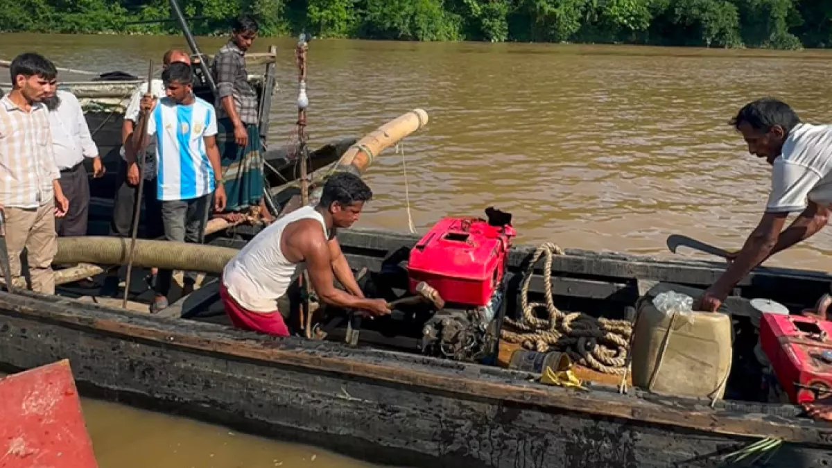 গোয়াইনঘাটে অভিযানে ১৬ ড্রেজার ধ্বংস, ২ জনকে জরিমানা