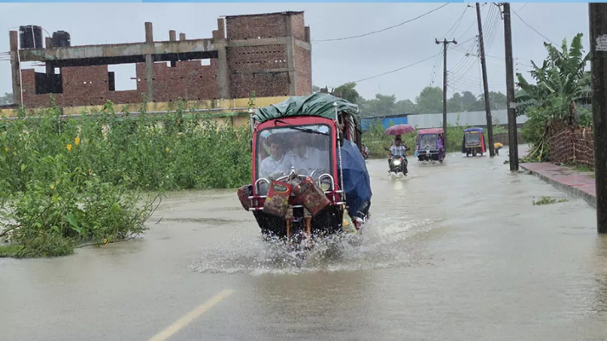 টানা পাঁচদিনব্যাপী চলা ভারী বর্ষণ ও বৈরী আবহাওয়ায় বিপর্যস্ত হয়ে পড়েছে পার্বত্য জেলা খাগড়াছড়ির জনজীবন। প্রবা ফটো