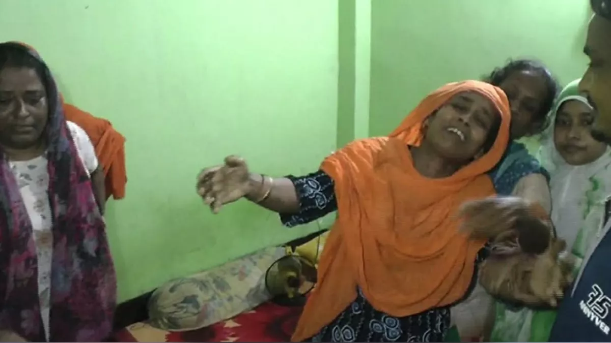 নিহত সিজানের মায়ের আহাজারি। প্রবা ফটো