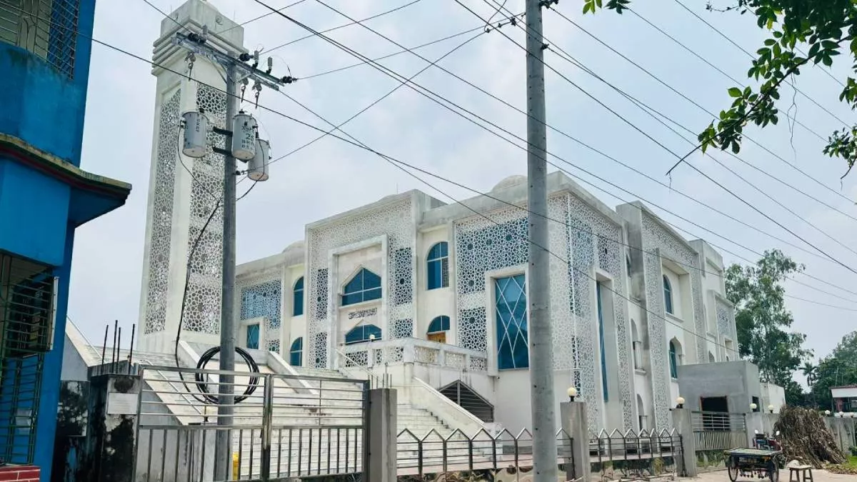 আত্রাই মডেল মসজিদ। ছবি: ফেসবুক থেকে
