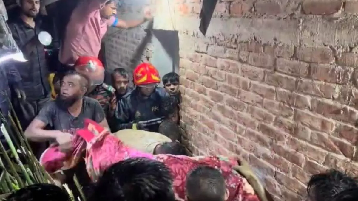গত ৪ জুলাই থেকে টানা বর্ষণে পাহাড়ধস ও ঢলের পানিতে ভেসে গিয়ে জেলায় রোহিঙ্গা নাগরিকসহ ৩১ জনের প্রাণহানি হয়েছে। ছবি: প্রতিদিনের বাংলাদেশ
