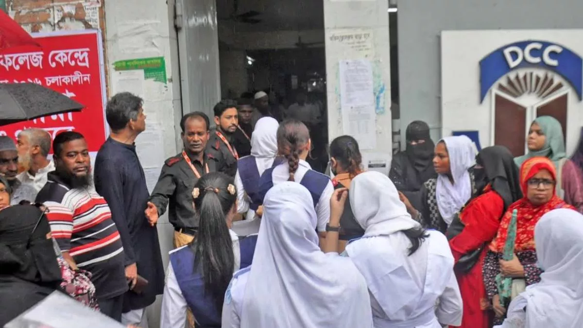 এইচএসসির দ্বিতীয় দিনে বহিস্কার ১০ শিক্ষার্থী, অনুপস্থিত ২৭৩২৭