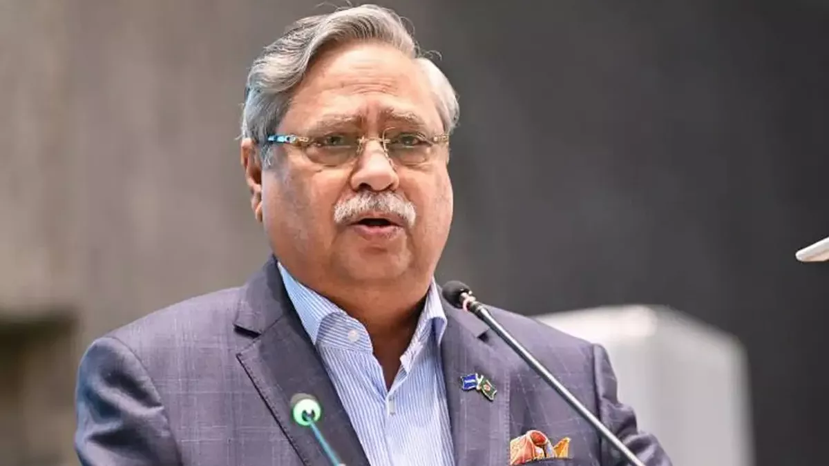 সশস্ত্র বাহিনীকে আধুনিক চতুর্মাত্রিক বাহিনী হিসেবে গড়ে তুলতে সরকার অঙ্গীকারবদ্ধ: রাষ্ট্রপতি