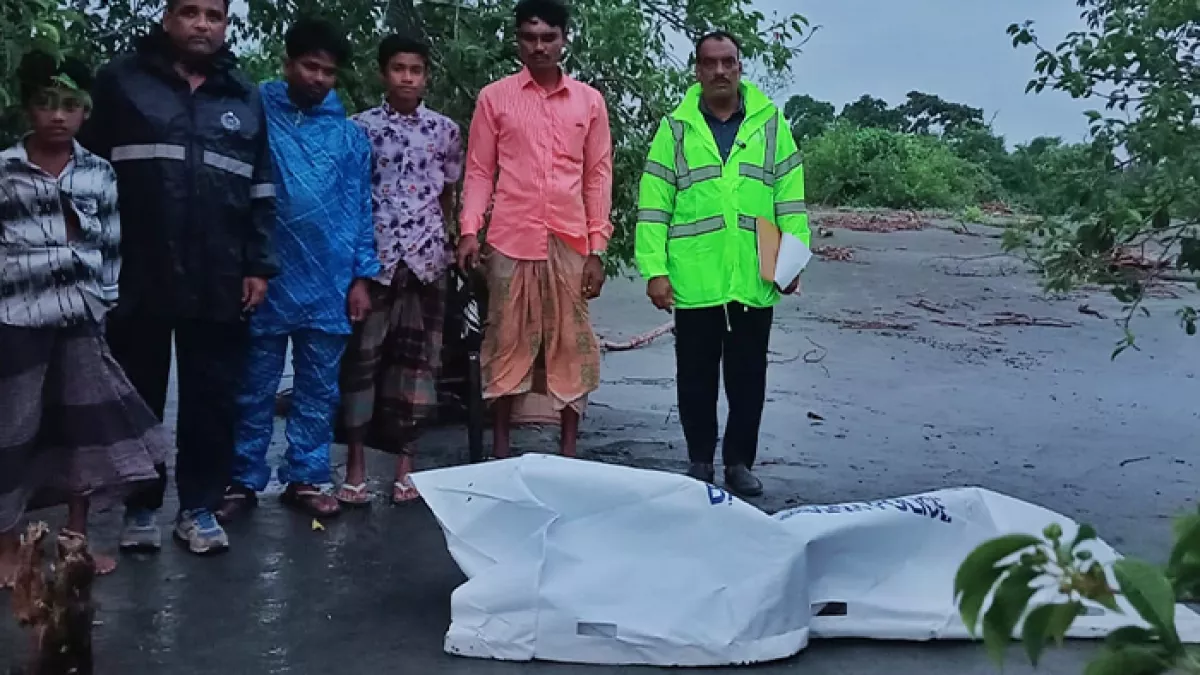 পটুয়াখালীর কুয়াকাটা সমুদ্রসৈকতে অর্ধগলিত  এক যুবকের মরদেহ উদ্ধার করেছে নৌ-পুলিশ। প্রবা ফটো