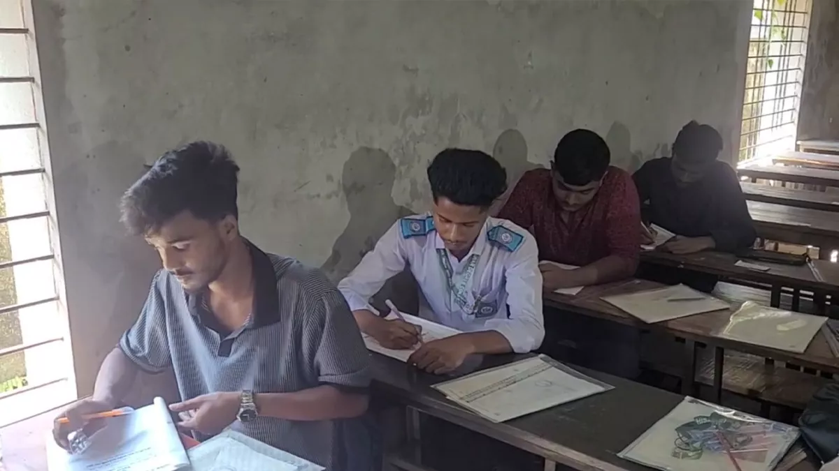 বগুড়ায় পরীক্ষা দেওয়ার সুযোগ পেল প্রতারণার শিকার ৭ শিক্ষার্থী