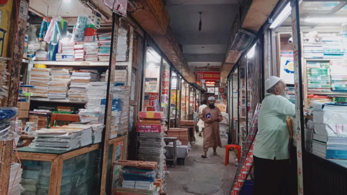 বাংলাবাজার শুধু একটি বাজার নয়, বরং বাংলাদেশের জ্ঞানচর্চা, প্রকাশনা শিল্প ও বই ব্যবসার এক ঐতিহাসিক কেন্দ্র। ছবি: প্রতিদিনের বাংলাদেশ