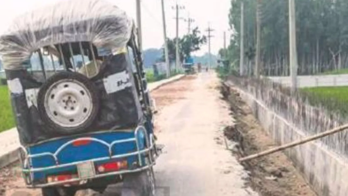 সংস্কার কাজের নামে হরিলুট আর অব্যবস্থাপনায় চরম ভোগান্তি