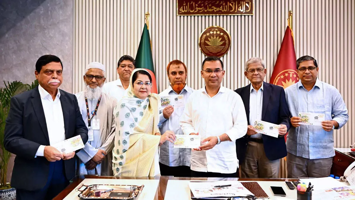 জাতীয় পল্লী উন্নয়ন দিবসে স্মারক ডাকটিকিট অবমুক্ত প্রধানমন্ত্রীর