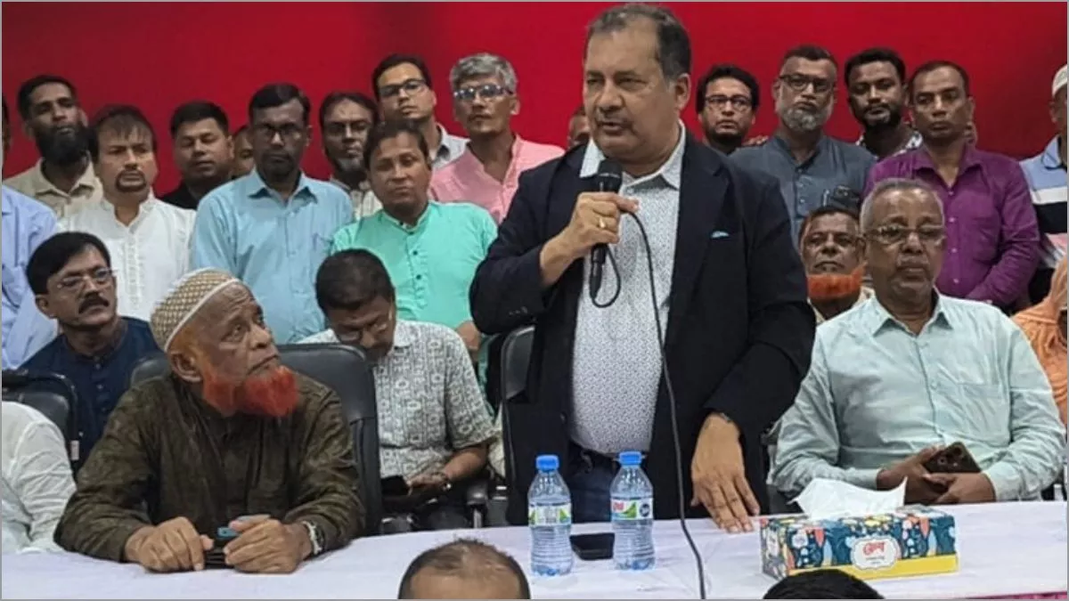 দলীয় প্রস্তুতি সভায় বক্তব্য দেন সংসদ সদস্য ও তথ্য ও সম্প্রচারমন্ত্রী জহির উদ্দিন স্বপন। ছবি: প্রতিদিনের বাংলাদেশ